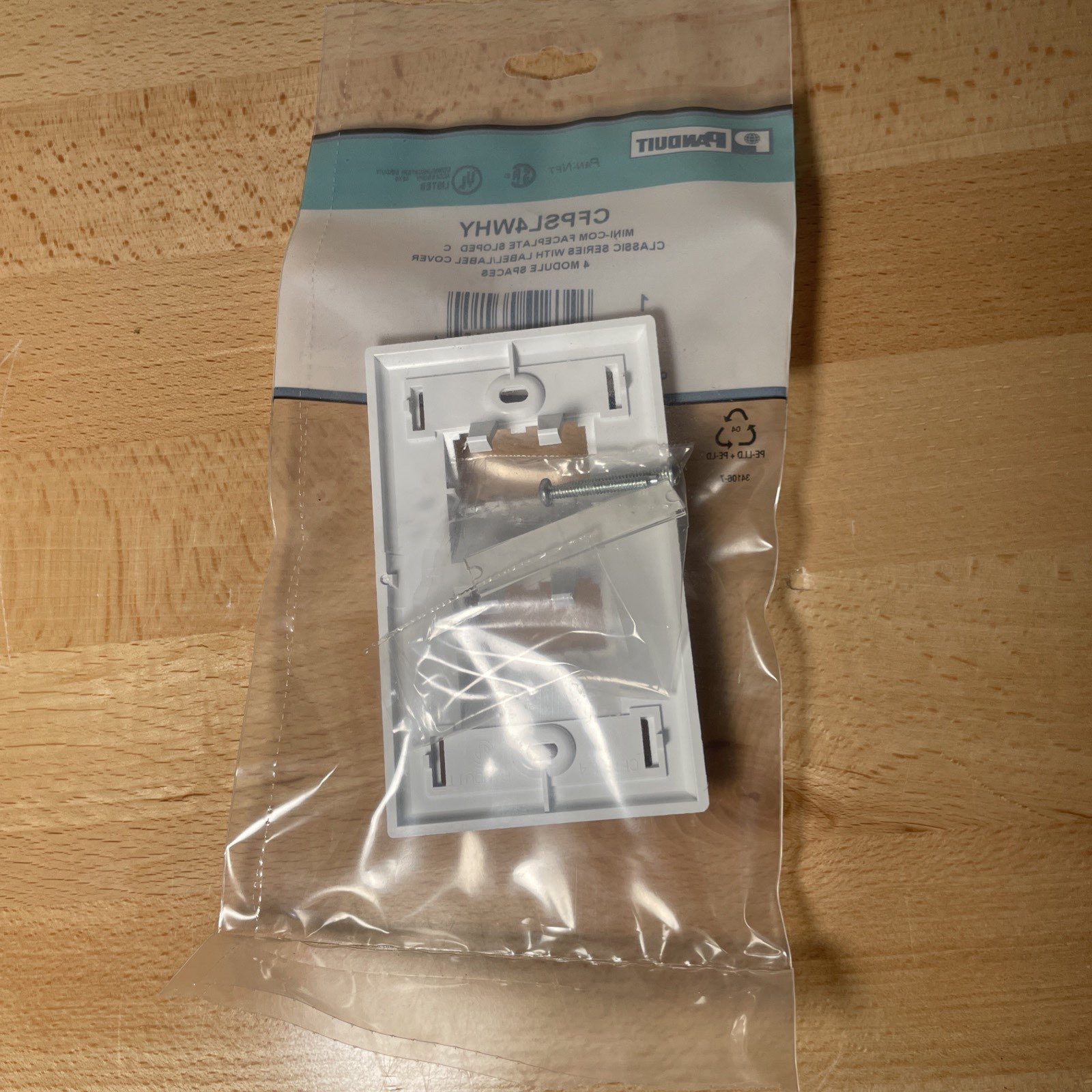 Panduit CFPSL4WHY Classic Sloped Faceplate 4-Port White - Image 3